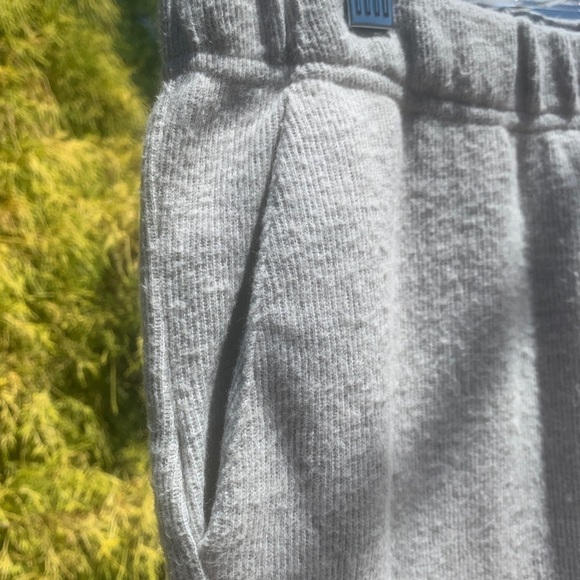 Very soft and comfortable gray pajama pants - Picture 2 of 4
